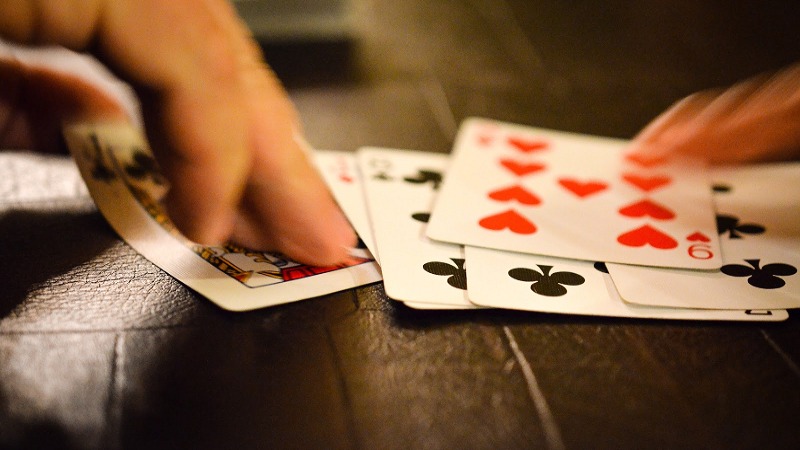 danh bai 3 nguoi 2 Đánh bài 3 người - Xì tố (Xì phé, Poker)